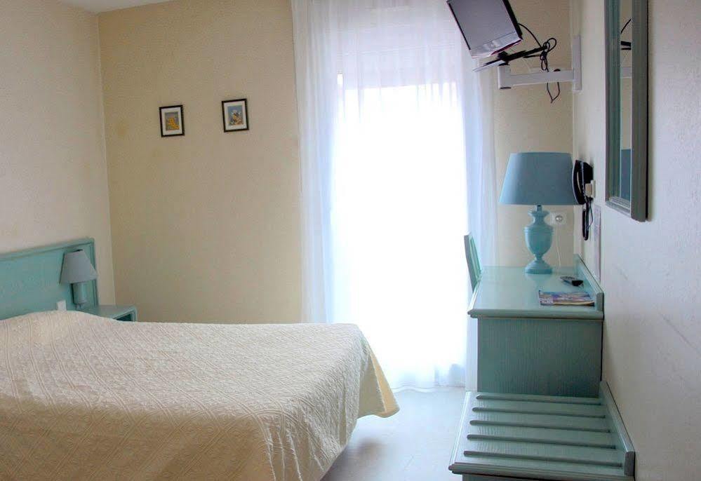 Hotel Du Commerce Tronget Dış mekan fotoğraf